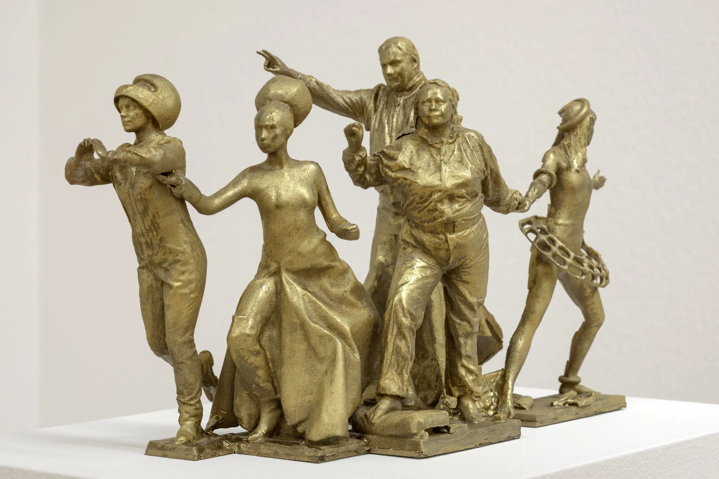 Wielkoformatowa rzeźba z projektu „Aleja Wschodzącego Słońca”.