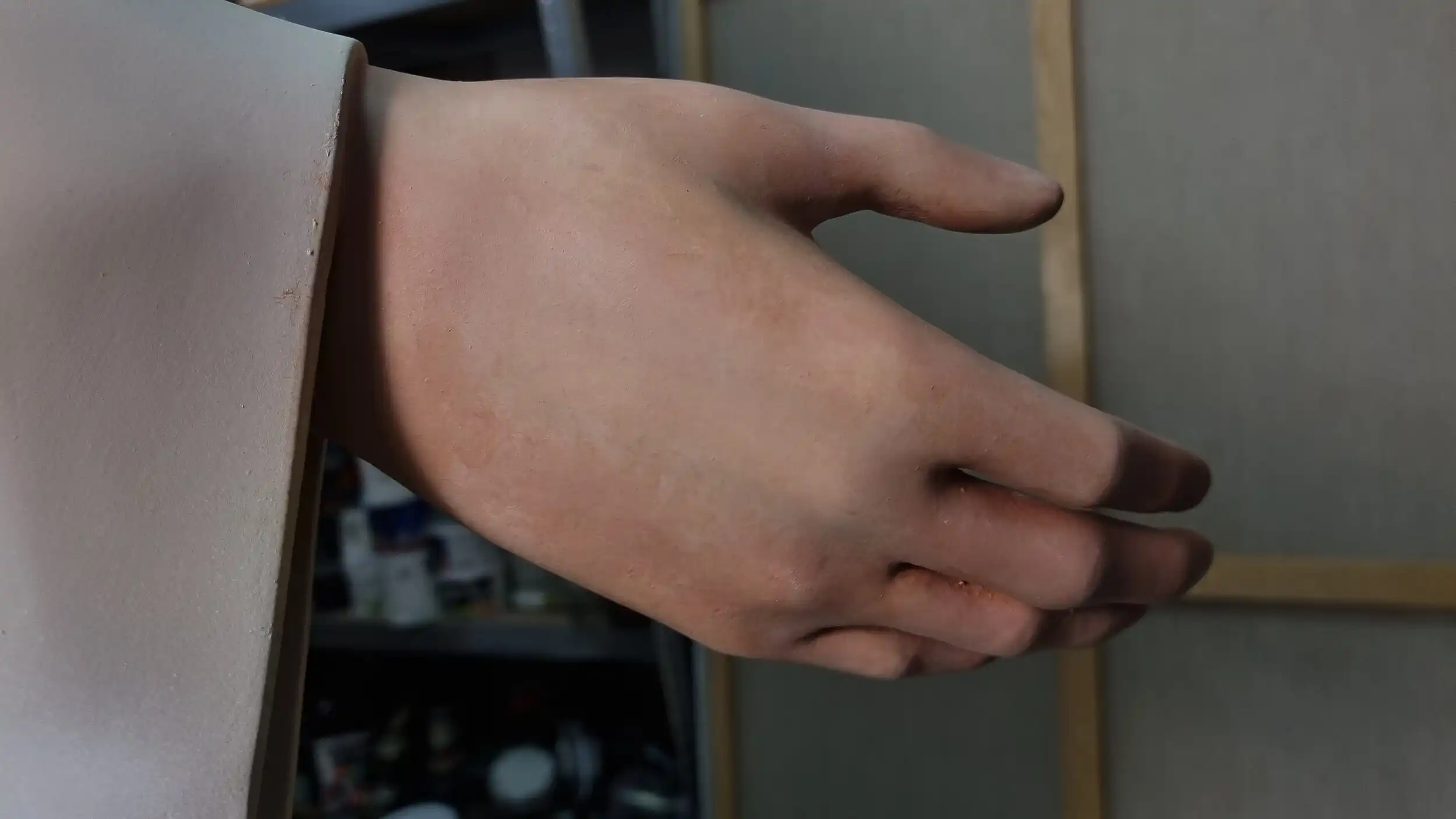 Figura Matki Bożej – dlon