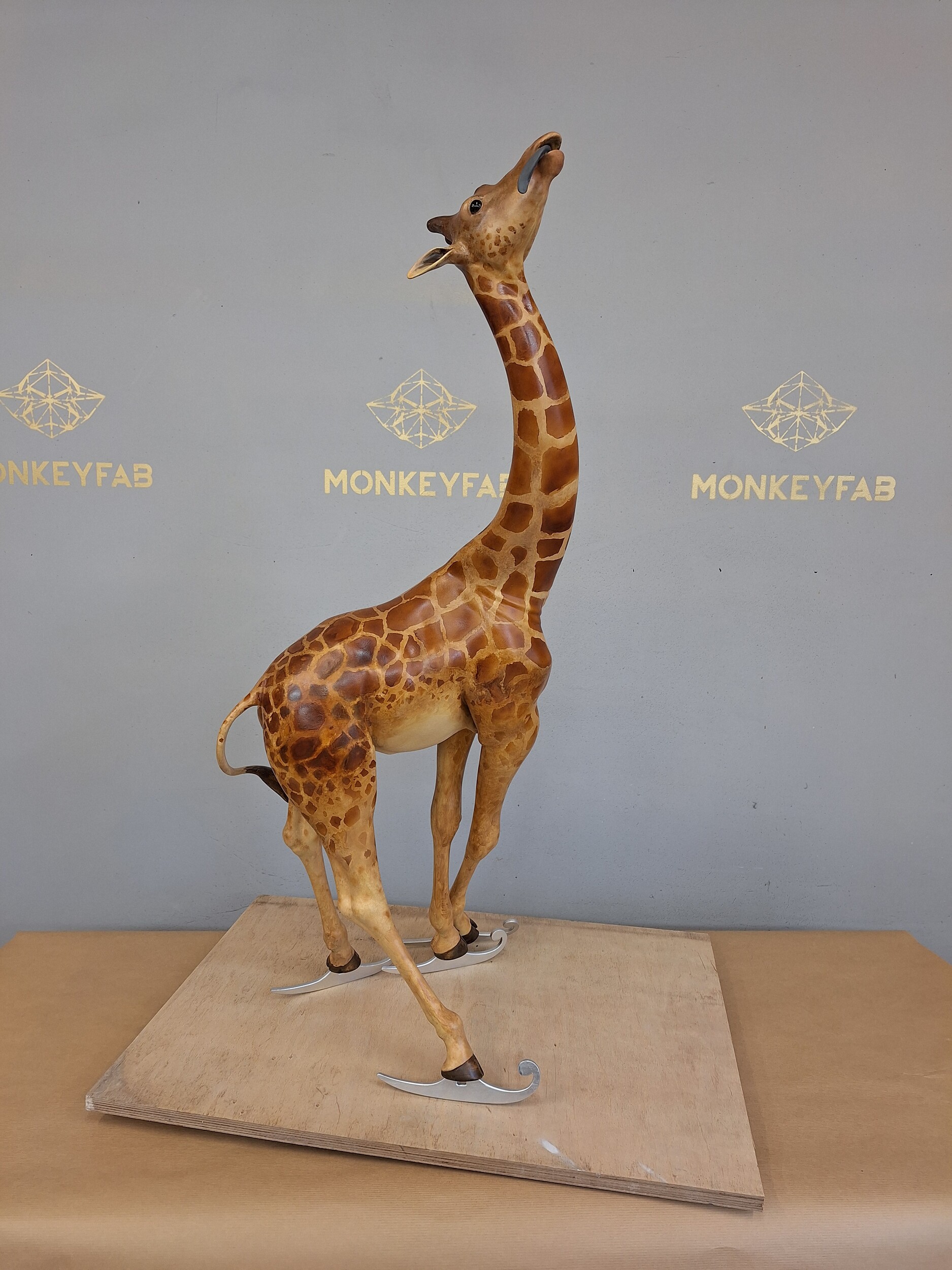 Skating Giraffe | Monkeyfab